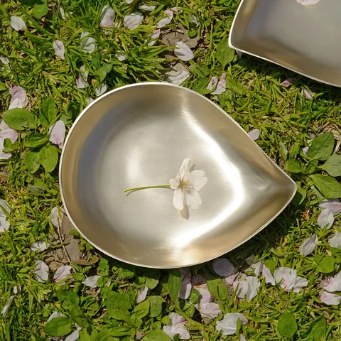 놋담 방짜유기 유기접시 꽃잎접시