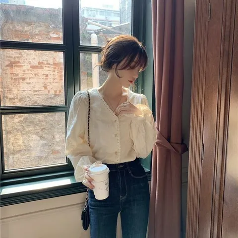 [하프클럽/다잇템]여자 V넥 프릴 여성스러운 벌룬소매 블라우스