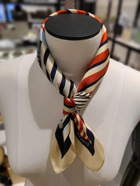 [현대백화점] [헤지스 핸드백] [HIMU3E803] 아이보리 스트라이프 실크 사각 스카프 +할인쿠폰(*선물 포장 출고*)