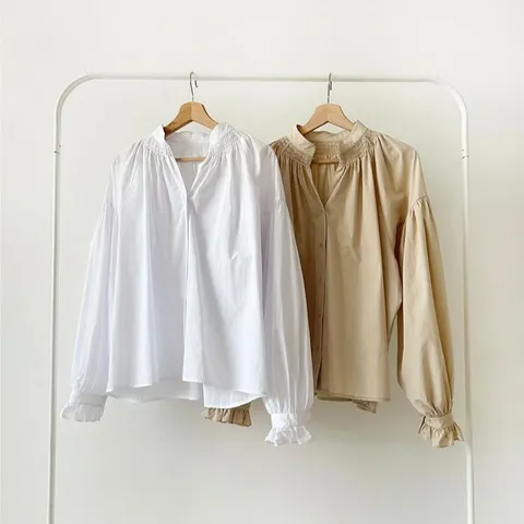 [하프클럽/옷자락]여자 봄 오픈 카라 스모크 벌룬핏 소매 블라우스