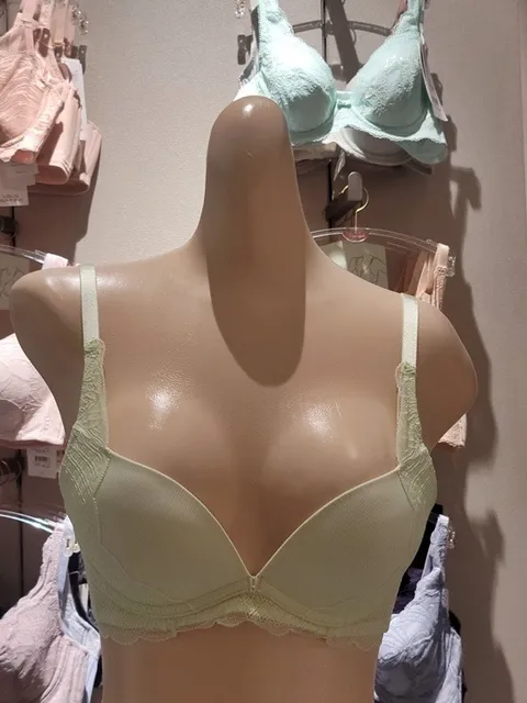 [현대백화점] 트라이엄프 에어라이트 쿨 볼륨업 와이어 브라(8E) TCDS168983