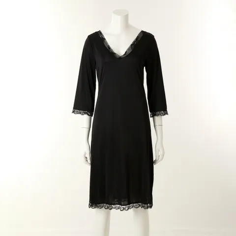 [현대백화점] [와코루] {WFS1080-BK} 7부 기장의 소매가 달린 슬립제품 +사은품(★10만원이상 구매하신 모든 고객님께 사은품(양말or 비누) 증정 (랜덤발송/선택불가)★    )