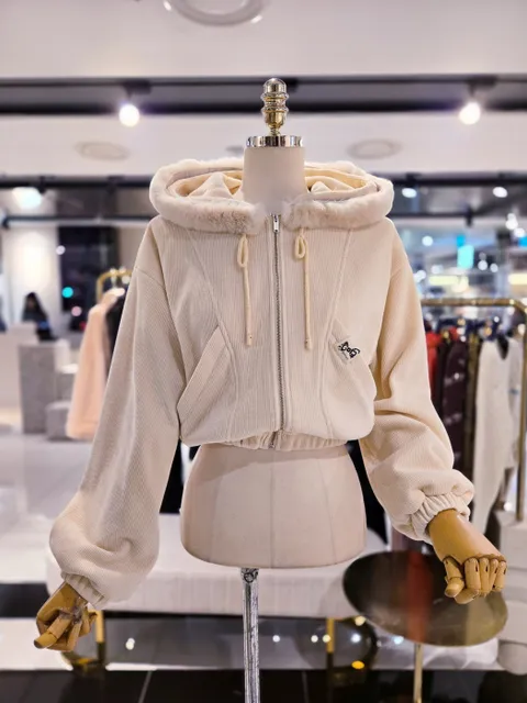 [현대백화점] [에고이스트] EGEQ4CZ160 탈부착 퍼 포인트 크롭 후드 점퍼 (24년 가을)(구매고객 *머리끈* 사은품증정)