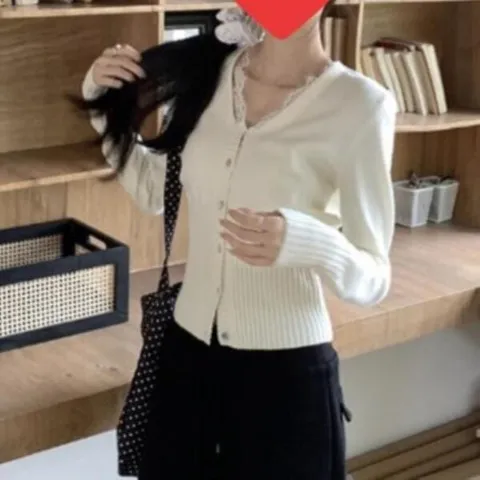아트박스/신상오픈런 여성 브이넥 레이스 장식 긴팔 버튼 카디건 +할인쿠폰