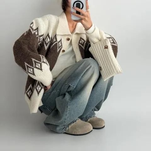 [하프클럽/옷자락]여자 다이아 배색 카라넥 버튼 퍼프 오버핏 가디건