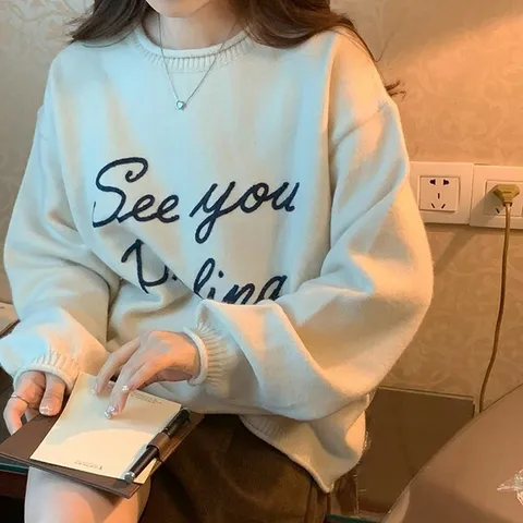 [하프클럽/다잇템]여자 넥라인 영문레터링 시보리 데일리템 니트