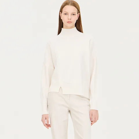 [우수고객전용] [시슬리] 사선 절개 터틀 니트_SAKP47461IV +할인쿠폰