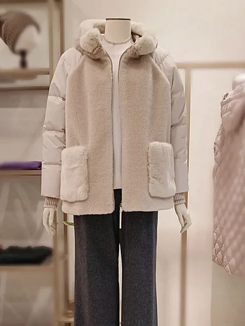 [현대백화점] 리본 렉스배색 거위털 패딩재킷(RE8-Z0520)