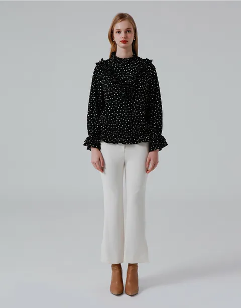 [현대백화점] [손정완] 브이 프릴 도트 블라우스 ZDR2424050