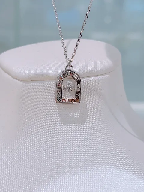 [현대백화점] 미니골드 18K [DIA] 드림 인 댄싱목걸이 NMSM4080L