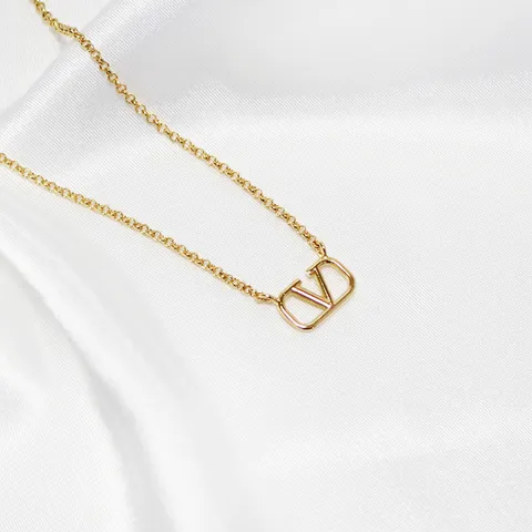 (발렌티노) 로고 시그니쳐 목걸이(J0Q37) +무이자12개월