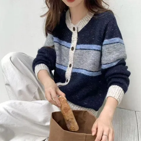 아트박스/신상오픈런 여성용 배색 스트라이프 라운드넥 울 가디건 +할인쿠폰
