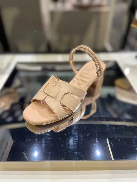 [현대백화점] 탠디 (Tandy) 여성화 투웨이 샌들 722086_C-1326  베이지 4Cm +할인쿠폰(구성품3종 증정 (전용깔창+헤라+부직포등))