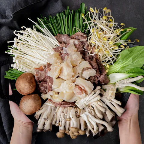 [전라도 청년] 모듬수육 전골 밀키트 (도가니+한우사태+한우사골육수+소스)