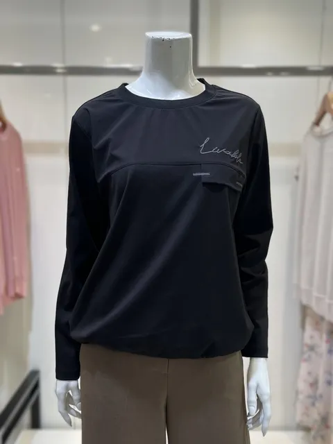 [현대백화점] 요하넥스 JH. 포켓장식 레터링 라운드 긴팔 티셔츠 (B5D1TQ75)