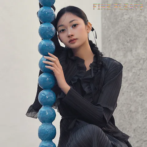 [FINE PLEATS] 피네 플리츠 단추 긴팔 숏 가디건 블랙 +할인쿠폰