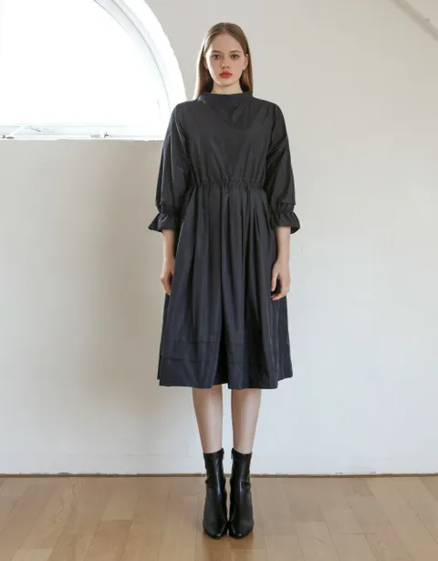 [현대백화점] [손정완] 하이넥 핀턱 주름 드레스 ZDO2323023