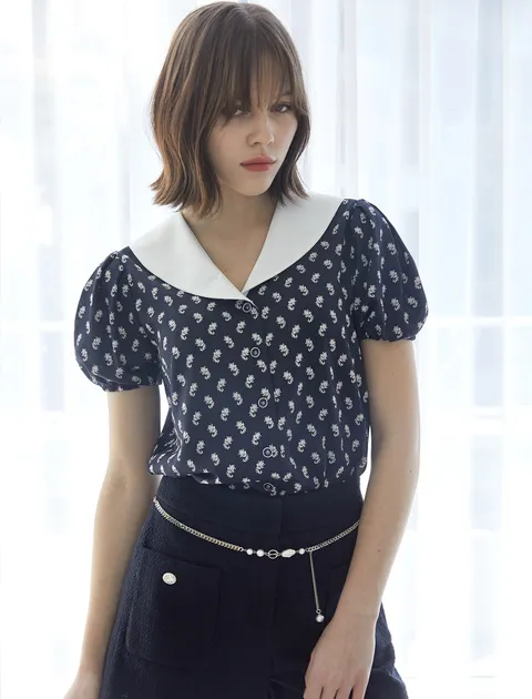 [현대백화점] [더레니본]잔플라워 블라우스RE21C5BL716