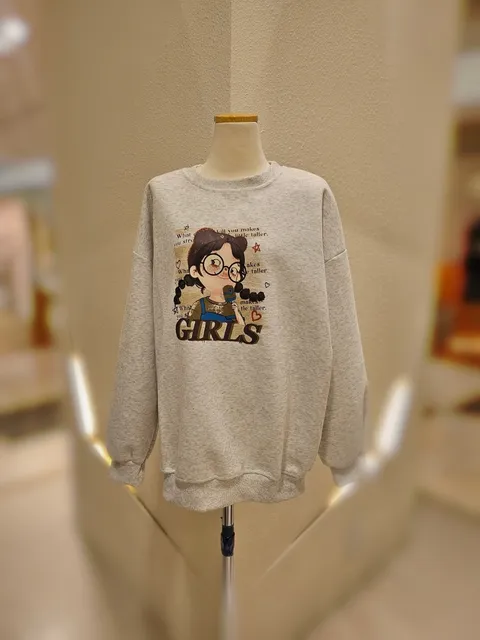 [현대백화점] [SOUP] 소녀 캐릭터 프린팅 맨투맨 (SBALT32) +할인쿠폰