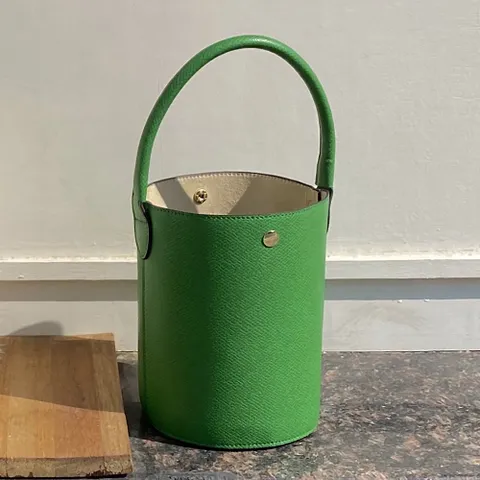 로에뜨 소가죽 원통 버킷백 토트백 핸드백 가벼운 가죽가방