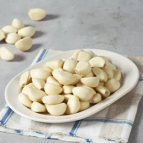 [농협청과33번] 눈물 반가득 깐마늘 2kg (대)