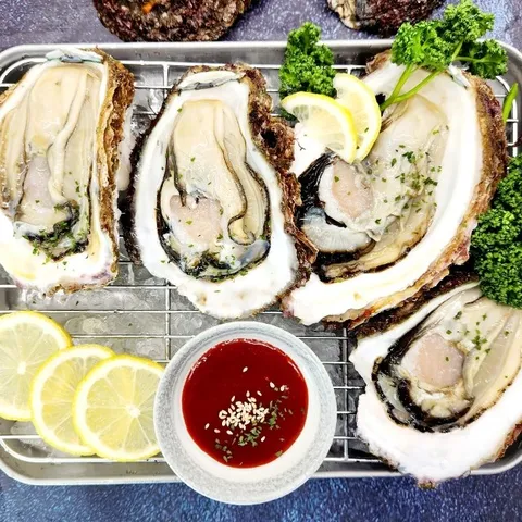 [춘백이네어부장터] 해녀가 직접 채취한 자연산 바위굴 3kg