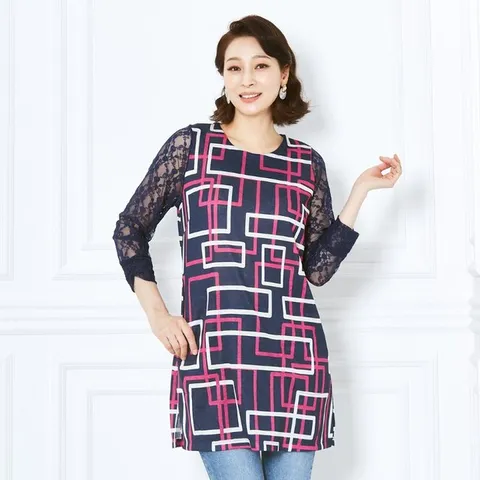 마담엘레강스 스퀘어 프린트 레이스 블라우스