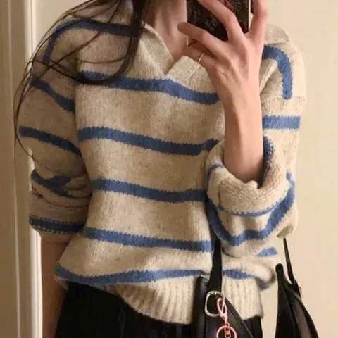 고품질 베이지앤블루 투톤 오픈카라 도톰니트 (WFK4ZG7)