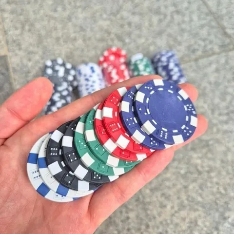 컬러 게임용 홀덤칩 포커 칩 경기용 칩과 카드놀이 (WFJW9JL)