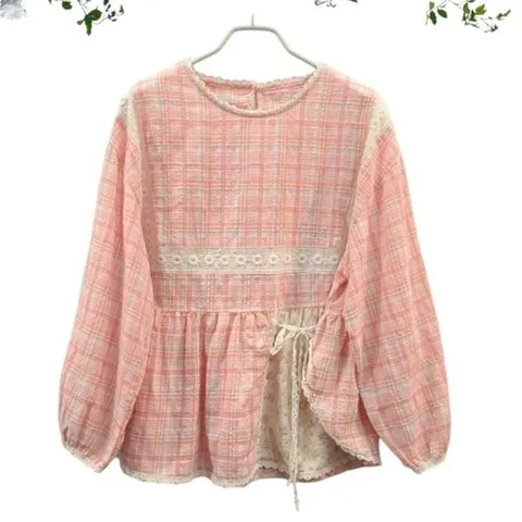 [애슬릿] 면 레이스 꽃 리본 체크 라운드 블라우스