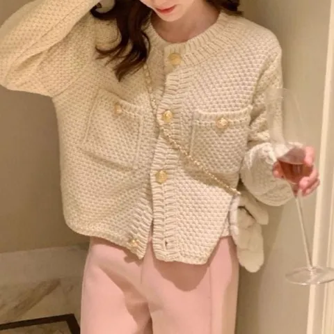 우먼 라운드칼라 목선 스프링 폴웜소재 버클 오픈니트 아이보리 시즌 (WFJUAC9)