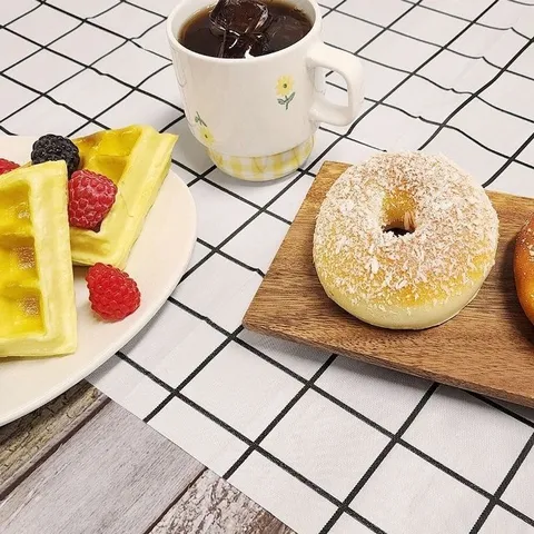 예쁜 테이블보 2인용 화이트 스몰 식탁보 방수식탁보 (WFI3FKI)