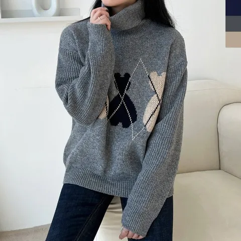 여자 베어 아가일 목폴라 니트