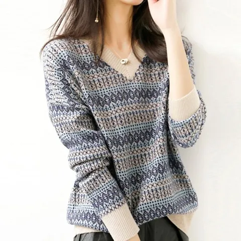 [무드무드] 토피넛 자카드 울 브이넥니트