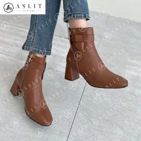 [애슬릿] 미들 청키 힐 가죽 스트랩 묶음 앵클 부츠