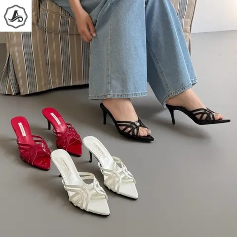 뾰족코 슬림 스트랩 하이힐 뮬 샌들 슬리퍼