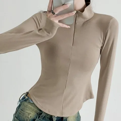 반지퍼 세미 크롭 티셔츠 DO9263