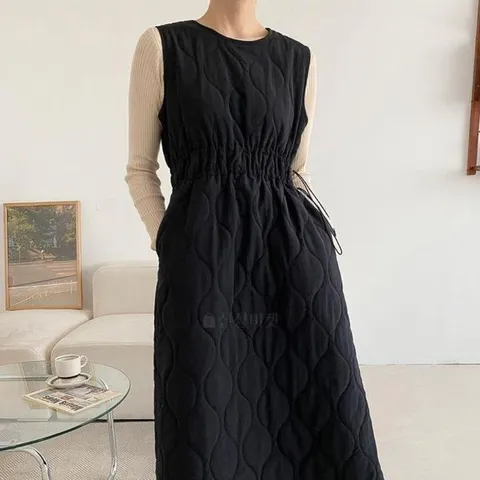 [하프클럽] 티인브 윈터 A라인 패딩 민소매 긴원피스 여성 스트링