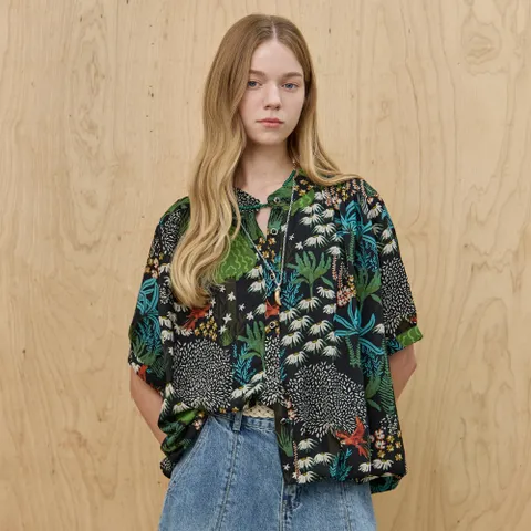 보타닉 패턴 셔링 벌룬 쉬폰 반팔 블라우스