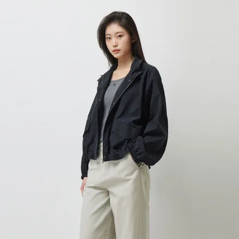 [롯데백화점]이중 카라 셔링 포인트 루즈핏 점퍼 SAJP71611