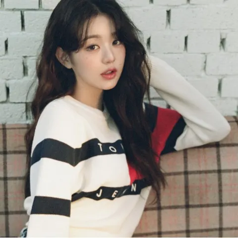 센터 플래그 스웨터 (T32F0KTO33TWT1YBH)