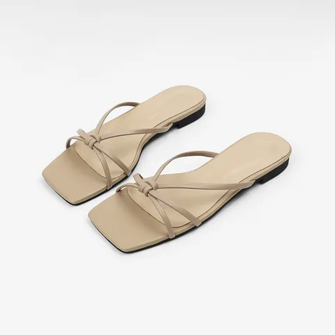 [롯데백화점]여성 뮬 슬리퍼 샌들 1cm 발편한 여자 플랫 스트랩 뮬 샌들 LO265543 베이지