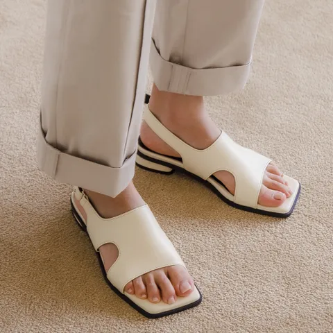 솔트 버튼 플랫 샌들 / 크림 [N-189/CR]