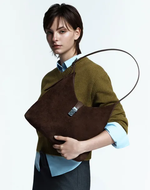 [쇼핑백동봉] 다크브라운 스웨이드 체크 장식 포인트 숄더백 DCBA6E177