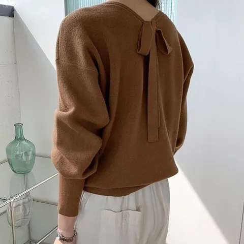 [하프클럽] 브이넥 리본포인트 니트 여리여리 퍼프 볼륨소매 루즈핏 가을 겨울 데일리니트