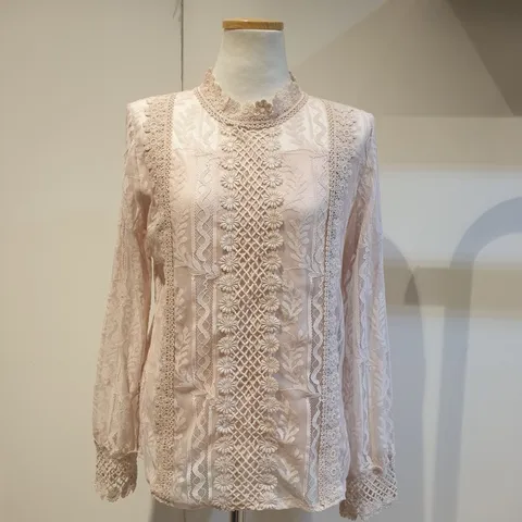 [롯데백화점]소매망사플라워블라우스 FF0H7BL0021