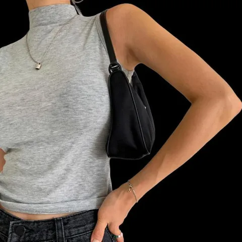 여자 슬림핏 슬리브리스 반폴라 (30221993)