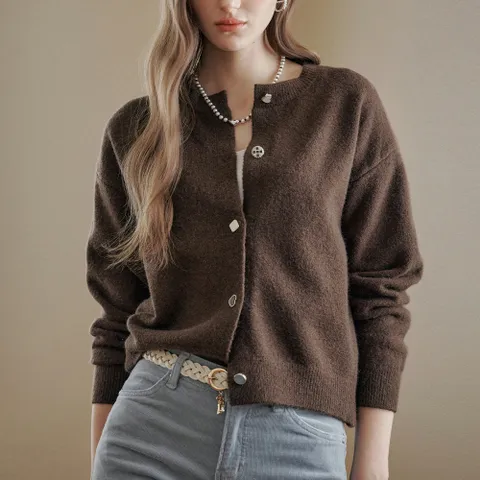 [마쟈] 주얼리 버튼 라운드넥 니트 가디건