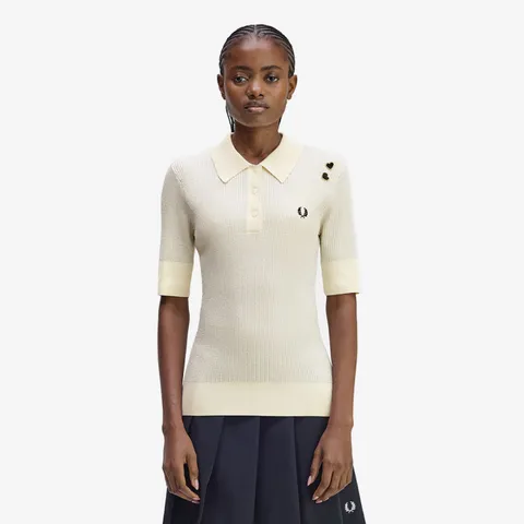 [롯데백화점](플랫폼) ](Amy Winehouse) 에이미 메탈릭 립 니트 폴로 셔츠 - 에크루 AFPF2531104-560