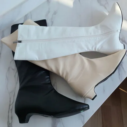 국내제작 뾰족코 낮은굽 옆지퍼 와이드 키튼힐 롱부츠